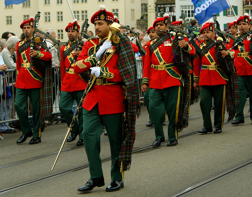 Royal Army of Oman Pipe Band to play at 2018 Games - Bridge Of Allan ...